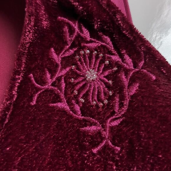 Holt Renfrew Berry Pink Embroidered Viscose Velvet Sleeveless Top Beaded Medium - Picture 12 of 13